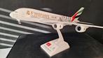 Emirates Airbus, Hobby en Vrije tijd, Modelbouw | Vliegtuigen en Helikopters, Ophalen of Verzenden, Zo goed als nieuw, 1:200 of kleiner