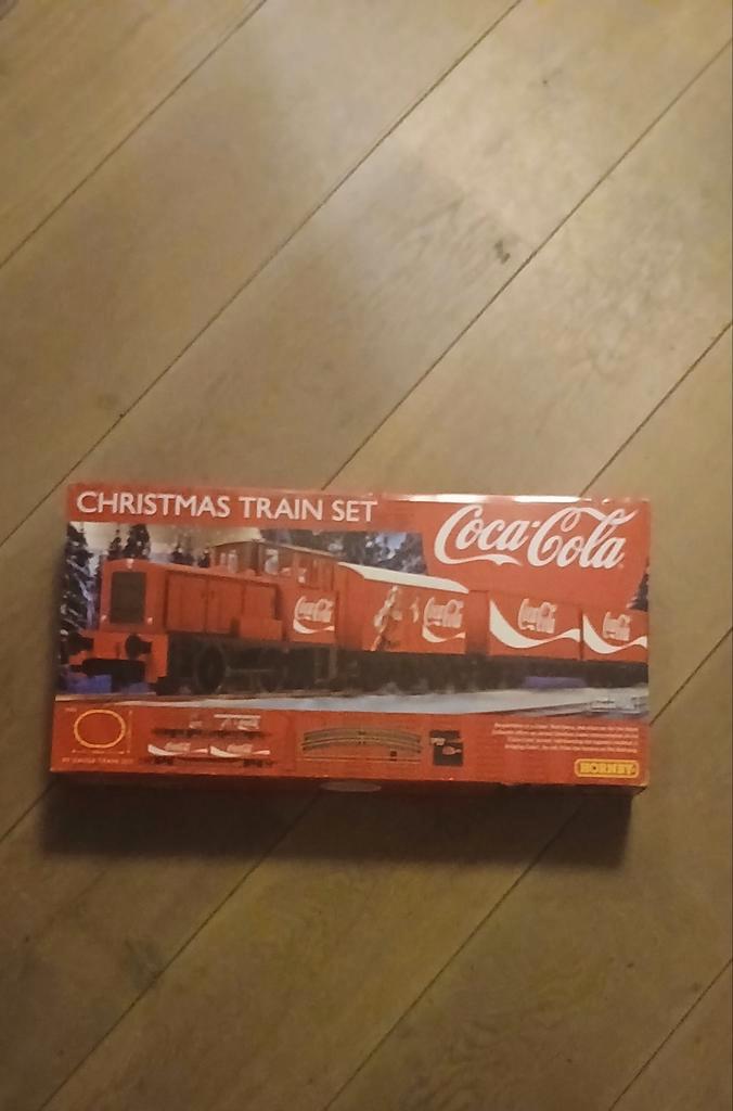 Coca Cola Kersttrein - Hornby, Hobby en Vrije tijd, Modeltreinen | H0, Nieuw, Treinset, Gelijkstroom, Overige merken, Ophalen of Verzenden