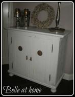 Oude meidenkastje antieke houten meubels wonen, Ophalen, Zo goed als nieuw