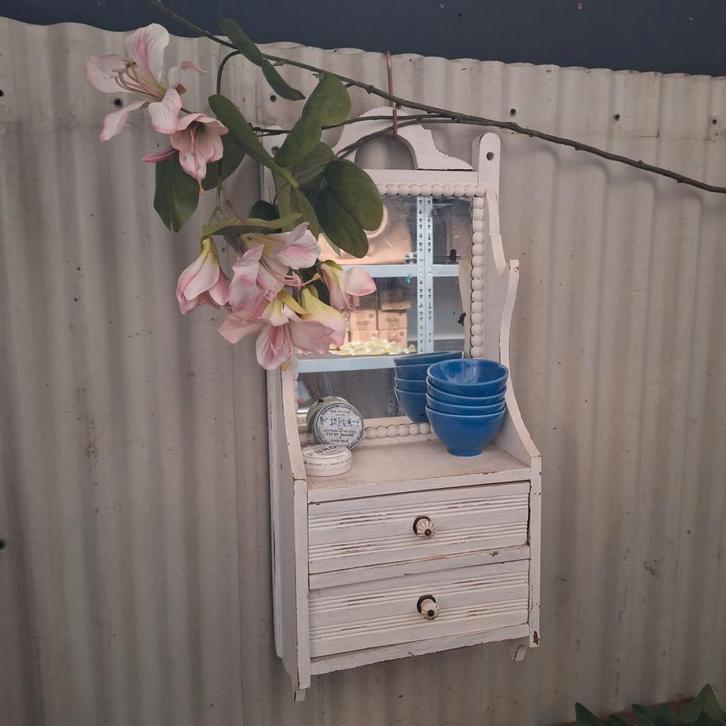 Brocante toiletkastje met spiegel, Antiek en Kunst, Curiosa en Brocante, Ophalen of Verzenden