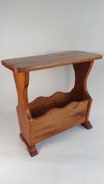 Vintage houten krantenbak of lectuurmand. S35, Huis en Inrichting, Woonaccessoires | Krantenbakken en Lectuurbakken, Tweedehands verkoop