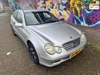 Mercedes-Benz C-klasse Sportcoupé 180 K Nette auto geen roe, Auto's, Mercedes-Benz, 4 stoelen, 1796 cc, Bedrijf, Handgeschakeld