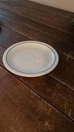 bord met blauw randje, Ophalen of Verzenden, Zo goed als nieuw, Bord(en), Overige stijlen
