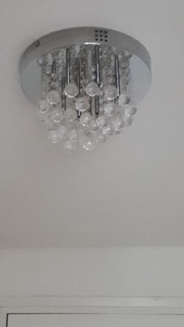 Plafondlamp met kristallen bollen beschikbaar voor biedingen