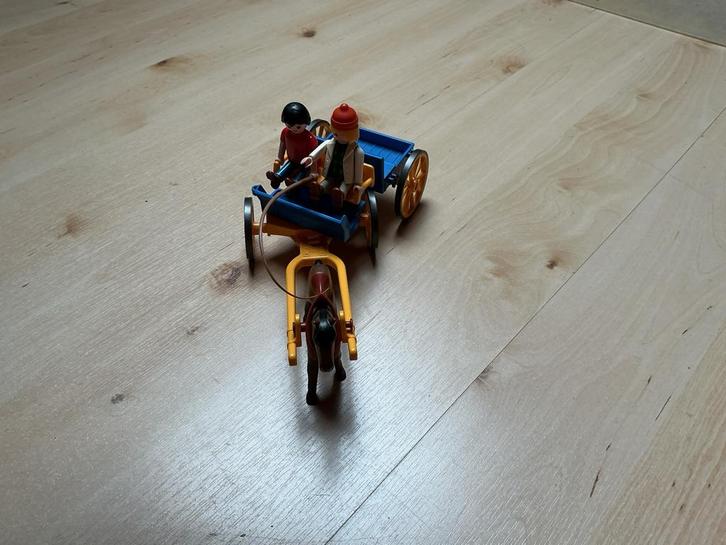 Playmobil - diverse set -  vliegveld - paardentrailer etc, Kinderen en Baby's, Speelgoed | Playmobil, Zo goed als nieuw, Complete set