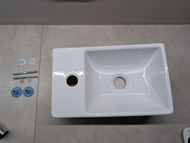 Fontein Villeroy & Boch Avento met kraan., Doe-het-zelf en Verbouw, Sanitair, Zo goed als nieuw, Wastafel, Ophalen of Verzenden