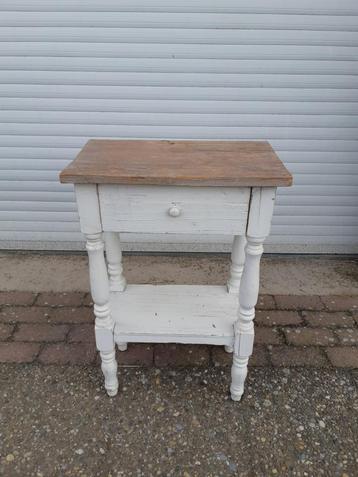 Houten ladenkast bxhxd 50x30x78 cm beschikbaar voor biedingen