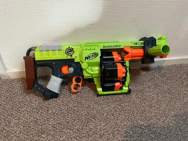 Nerf doominator, Kinderen en Baby's, Speelgoed | Buiten | Actiespeelgoed, Ophalen of Verzenden