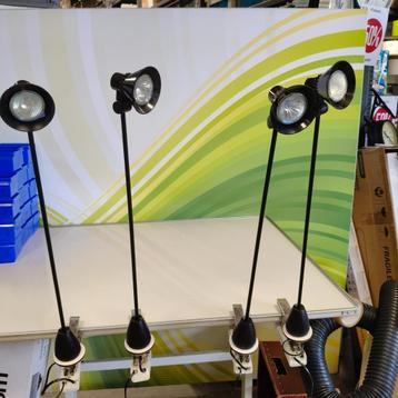 4 spots met klem beschikbaar voor biedingen