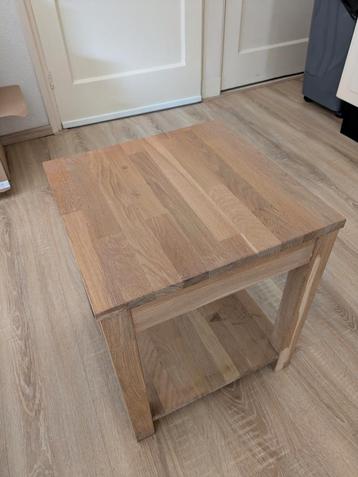 Woood bijzettafel beschikbaar voor biedingen
