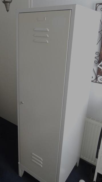 Stevige Locker Kast Vintage Industrieel beschikbaar voor biedingen
