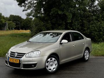 Volkswagen Jetta 2.0 FSI Sportline Automaat/Airco/Trekhaak beschikbaar voor biedingen