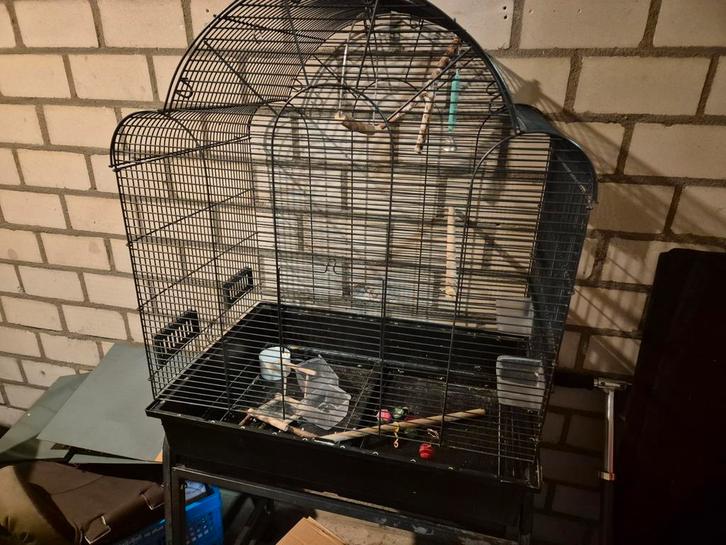 Vogelkooi op wieltjes., Dieren en Toebehoren, Vogels | Hokken en Kooien, Gebruikt, Vogelkooi, Metaal, Ophalen