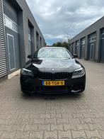 BMW 5-Serie 520i Nwe Ketting Trekhaak Apple Carplay M-sport, Auto's, BMW, Achterwielaandrijving, 4 cilinders, 2000 kg, Zwart