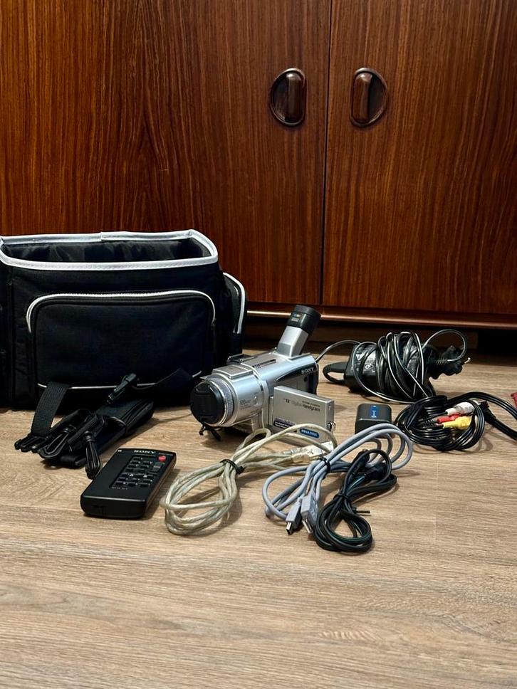 Sony DCR-TRV60E camcorder, Audio, Tv en Foto, Videocamera's Digitaal, Zo goed als nieuw, Sony, 20x of meer, Ophalen
