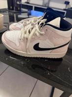 Nike Air Jordan 1 Mid Barely Rose 39, Kleding | Dames, Schoenen, Verzenden, Zo goed als nieuw, Roze, Sneakers of Gympen