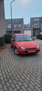 Toyota Starlet 1.3 16V 1997 Rood, 4 cilinders, Starlet, 400 kg, Origineel Nederlands