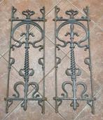 2 brocante gietijzeren ornamenten deurroosters franse lelie, Tuin en Terras, Ophalen, Gebruikt, IJzer, Sierhekwerk
