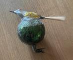 Oude kerstbal vogel op knijper met besneeuwde bal, Diversen, Kerst, Ophalen, Gebruikt