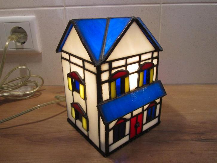 Tiffany huisje, Huis en Inrichting, Lampen | Tafellampen, Zo goed als nieuw, Minder dan 50 cm, Ophalen of Verzenden