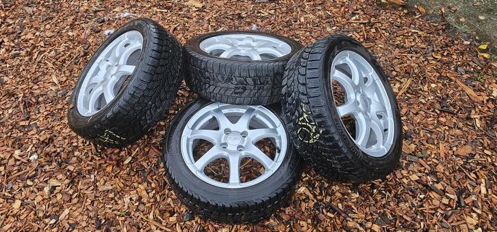Te koop, Zeer goede bridgestone blizzard winterbanden, Auto-onderdelen, Banden en Velgen, Banden en Velgen, Winterbanden, 16 inch
