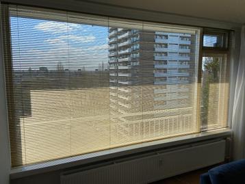 horizontale lamelle goudkleurig / geel koper te koop beschikbaar voor biedingen