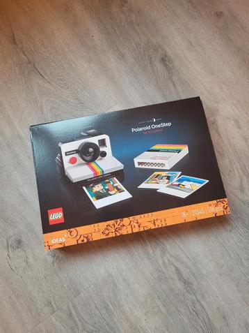 LEGO Ideas Polaroid OneStep SX-70 Camera (21345) beschikbaar voor biedingen