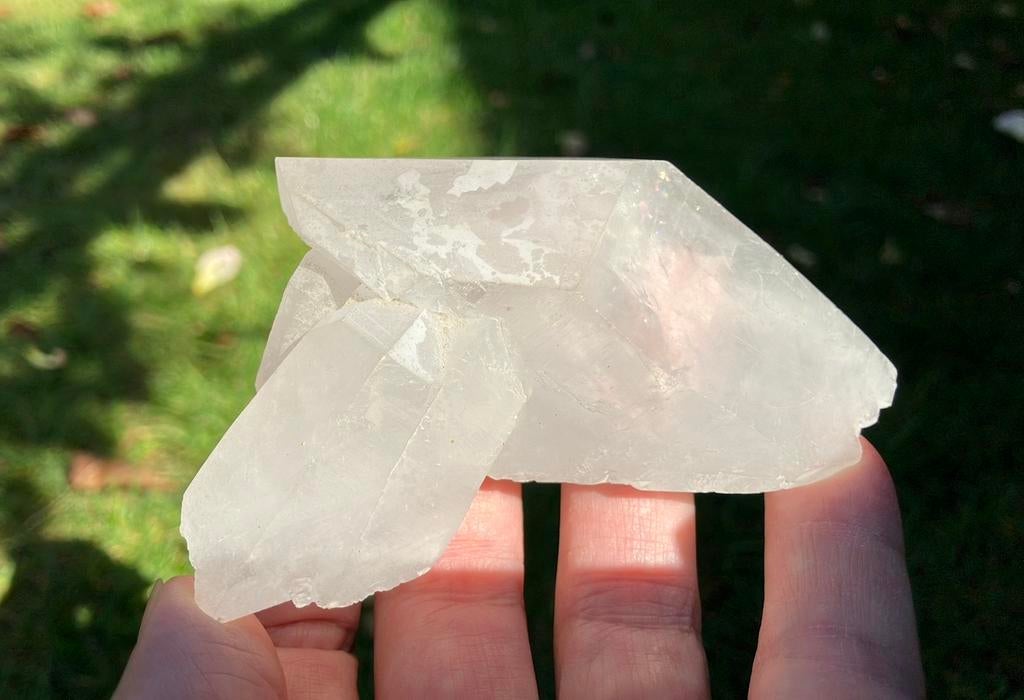 Bergkristal O | 10x7x3 cm | 179 gram, Verzamelen, Ophalen of Verzenden, Mineraal