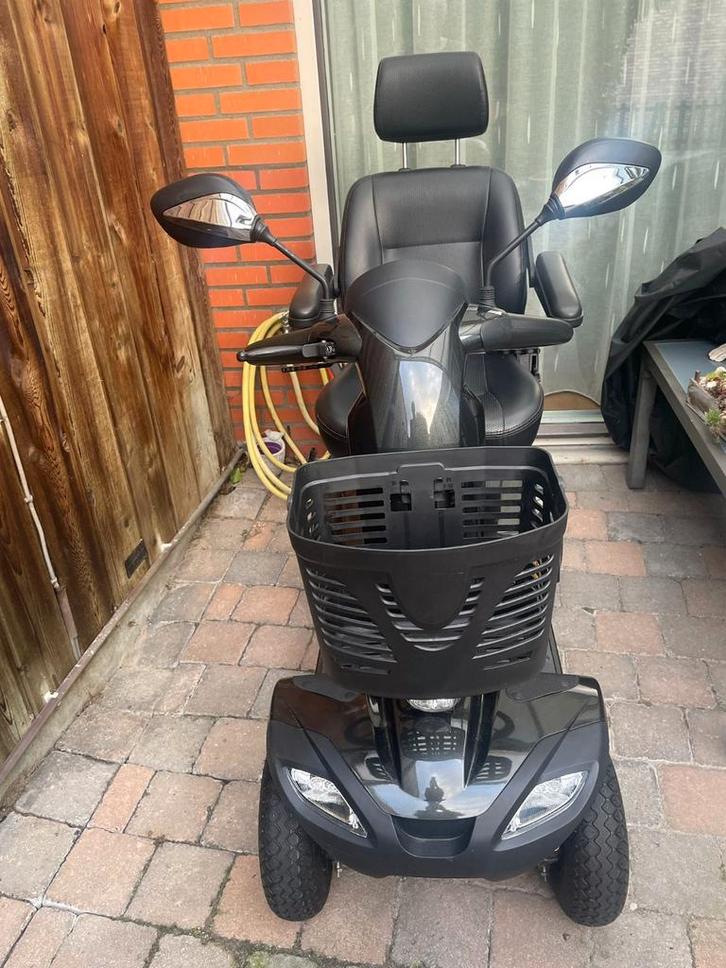 Scootmobiel Drive ST4D met beschermhoes, Diversen, Brommobielen en Scootmobielen, Zo goed als nieuw, Drive, 26 t/m 35 km, 11 t/m 15 km/u