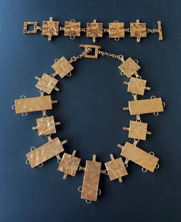 Biche de Bere ketting en armband beschikbaar voor biedingen