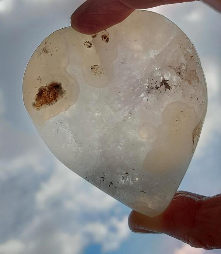 Bijzonder mooi Wit Agaat hart., Verzamelen, Mineralen en Fossielen, Ophalen of Verzenden