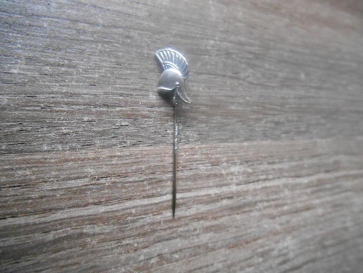 Genietroepen helm insigne Knil, Verzamelen, Militaria | Algemeen, Landmacht, Overige typen, Nederland, Ophalen of Verzenden