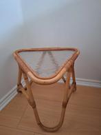 Leuk rotan bijzettafeltje met glasplaat. Vintage., Huis en Inrichting, Tafels | Bijzettafels, Minder dan 55 cm, Zo goed als nieuw