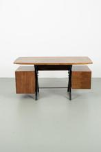 50's bureau met zwart onderstel, Ophalen, Gebruikt, Bureau