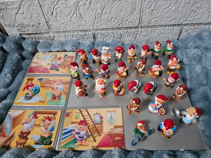 Ferrero Kinder Surprise Kabouters - 26 stuks + 4 puzzels, Verzamelen, Verrassingseieren, Zo goed als nieuw, Hardplasticfiguren