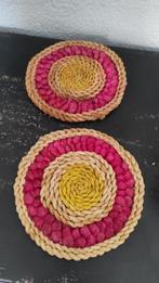 Vintage onderzetters raffia beige geel roze 2x, Ophalen of Verzenden, Gebruikt, Pot of Pan