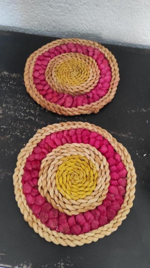Vintage onderzetters raffia beige geel roze 2x, Huis en Inrichting, Woonaccessoires | Onderzetters, Gebruikt, Pot of Pan, Ophalen of Verzenden