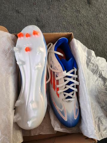 Voetbalschoenen 43 1/3 , Adidas league f50 beschikbaar voor biedingen