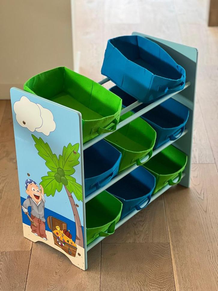 Opbergkast voor speelgoed met gekleurde mandjes en piraten, Kinderen en Baby's, Kinderkamer | Inrichting en Decoratie, Gebruikt