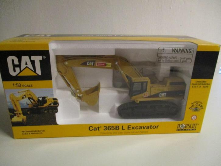 Norscot Caterpillar 365BL( Limited Edition), Hobby en Vrije tijd, Modelauto's | 1:50, Zo goed als nieuw, Hijskraan, Tractor of Landbouw