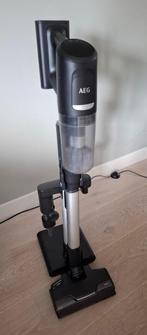 AEG Ultimate 8000 Steelstofzuiger, Ophalen of Verzenden, Zo goed als nieuw, Reservoir, Stofzuiger