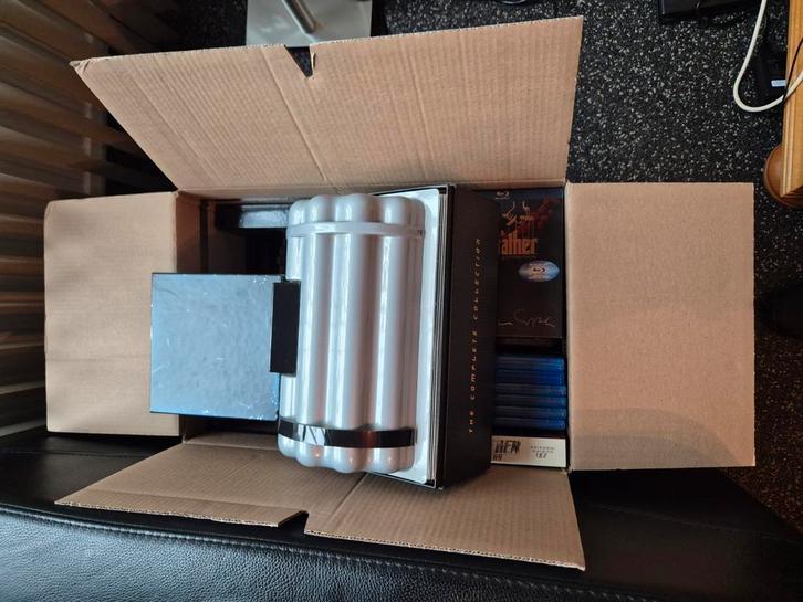 Veel series, dvd en bluray oa 24, godzilla, blade, die hard, Cd's en Dvd's, Dvd's | Tv en Series, Zo goed als nieuw, Science Fiction en Fantasy