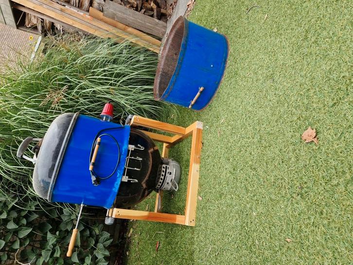 47cm weber met stacker en spit assecoires, Tuin en Terras, Houtskoolbarbecues, Gebruikt, Met accessoires, Ophalen