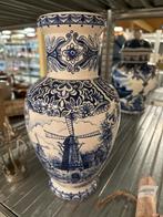 Delfts blauwe vaas met molen, Ophalen of Verzenden