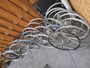 Grote partij fietswielen in één koop!  beschikbaar voor biedingen