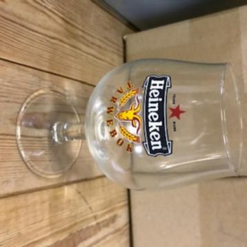 Speciale bierglazen (b) beschikbaar voor biedingen