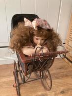 Oude Poppenwagen met porseleinen  pop, Ophalen, Gebruikt, Pop