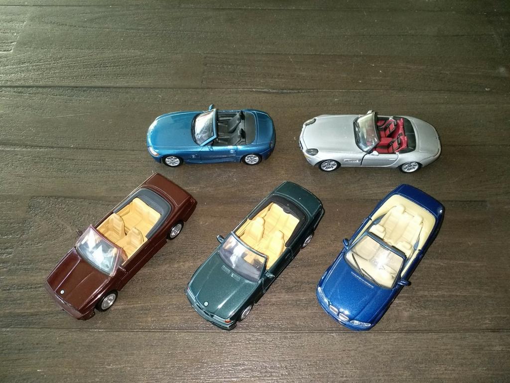 BMW E30 M3 E36 M3 E46 330i Z4 3.0i Z8 cabriolets 1:43, Hobby en Vrije tijd, Modelauto's | 1:43, Ophalen, Zo goed als nieuw, Auto