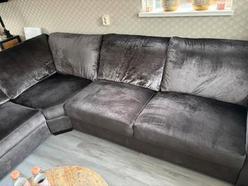 Zeer nette hoekbank beschikbaar voor biedingen