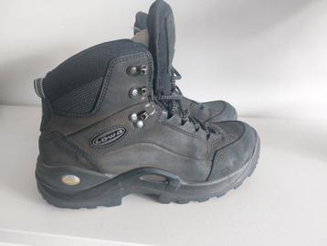 Lowa wandelschoenen In perfecte staat beschikbaar voor biedingen